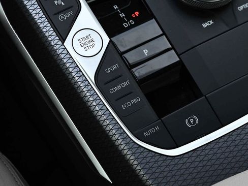 New 2026 BMW 330i Sedan w/ Premium Package image 18