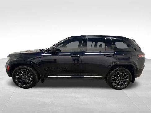 Used 2024 Jeep Grand Cherokee Summit w/ Luxury Tech Group V AWD/4WD image 8