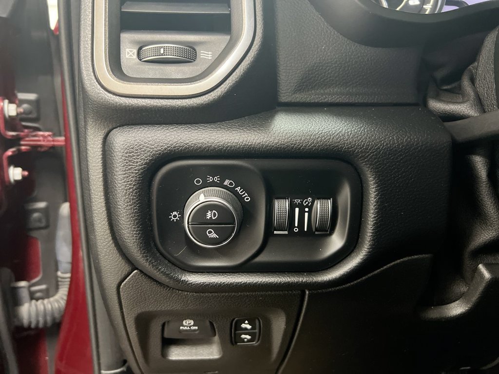 Used 2019 RAM 1500 Sport w/ Level 2 Equipment Group AWD/4WD image 19