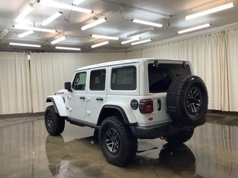 New 2026 Jeep Wrangler Unlimited Rubicon AWD/4WD image 9