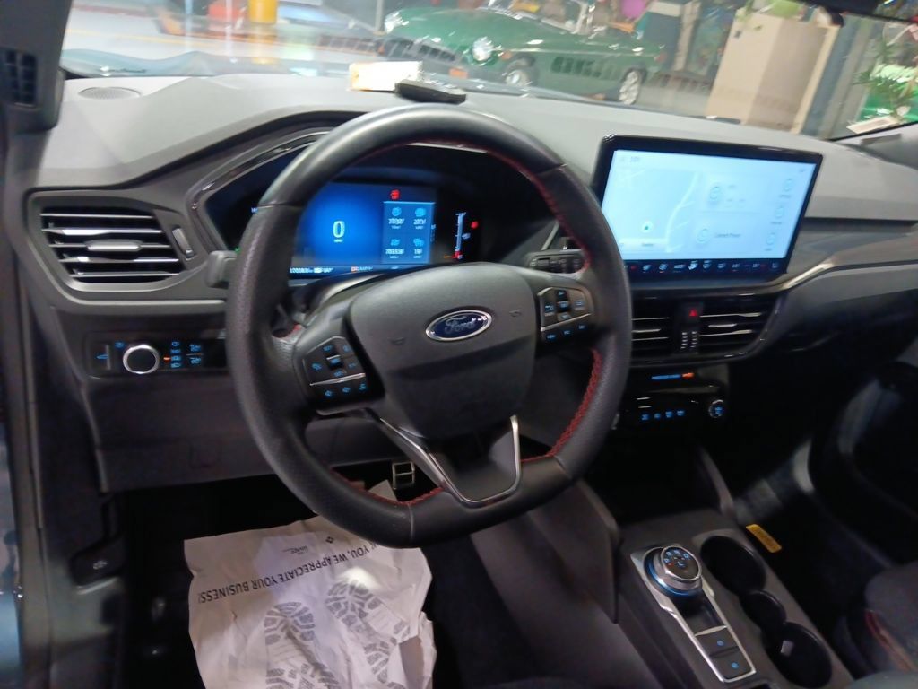 Certified 2024 Ford Escape ST-Line w/ Tech Pack #1 AWD/4WD image 5