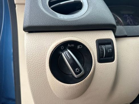 Used 2017 Volkswagen Tiguan S image 18