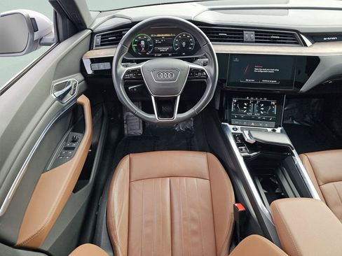 Used 2022 Audi e-tron Premium image 4
