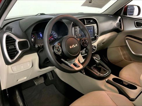 Certified 2022 Kia Soul LX image 14