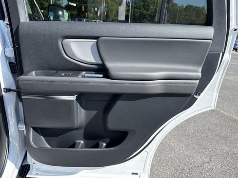 New 2025 Ford Expedition Active image 25