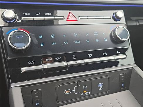 New 2026 Hyundai Santa Fe Calligraphy FWD image 17