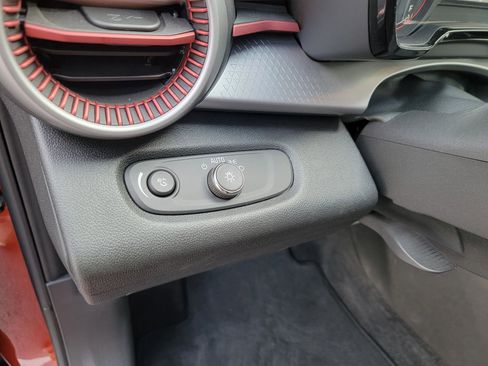 Used 2024 Chevrolet Trax RS w/ Driver Confidence Package image 19