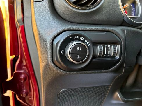 Used 2021 Jeep Gladiator Overland image 20