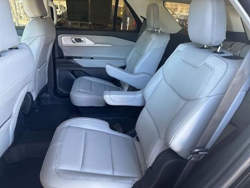Certified 2025 Ford Explorer Active w/ Active Comfort Package image 18