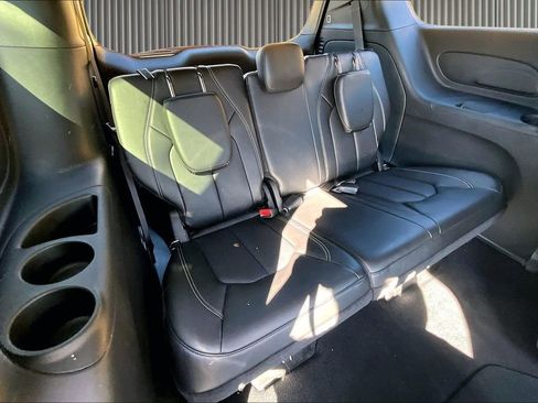Used 2026 Chrysler Pacifica Select FWD image 25