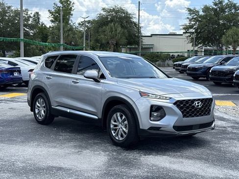 Used 2020 Hyundai Santa Fe SE FWD image 2
