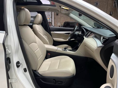 Used 2019 INFINITI QX50 Luxe w/ Cargo Package AWD/4WD image 24