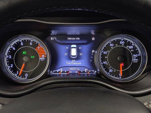 Used 2019 Jeep Cherokee Limited image 23