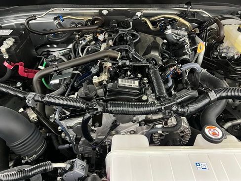 Used 2025 Toyota Tacoma TRD Off-Road image 32