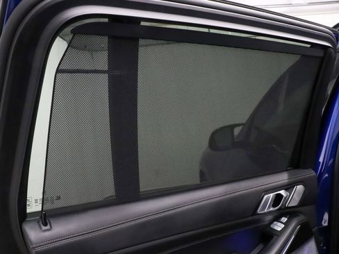 Used 2025 BMW X7 M60i image 19