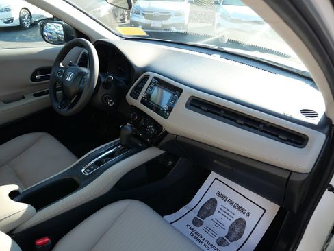 Used 2016 Honda HR-V LX image 30
