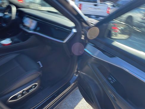 Used 2024 Jeep Wagoneer Launch Edition image 21