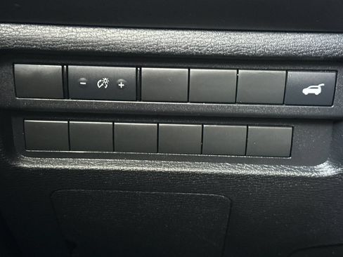 Used 2024 Mitsubishi Outlander SE FWD image 36