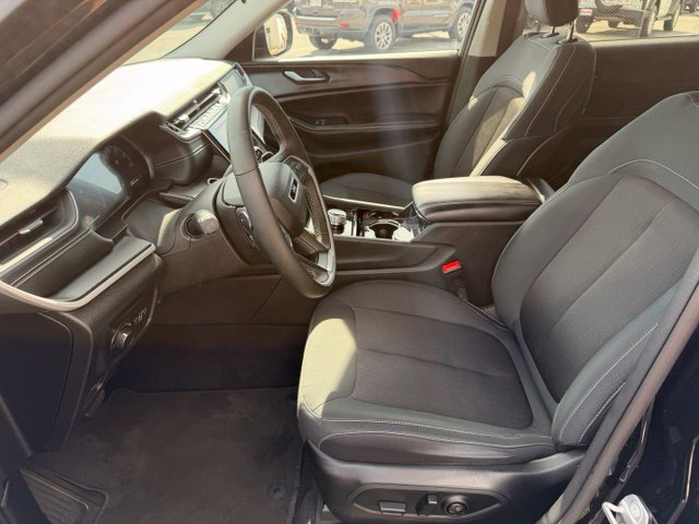 Used 2023 Jeep Grand Cherokee L Laredo w/ Luxury Tech Group I AWD/4WD image 7