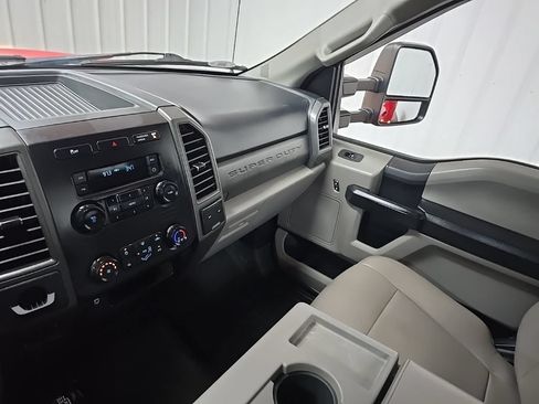 Certified 2019 Ford F350 4x4 Regular Cab DRW Super Duty image 30