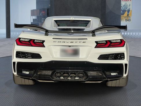 Used 2023 Chevrolet Corvette Z06 w/ Z07 Performance Package RWD image 5