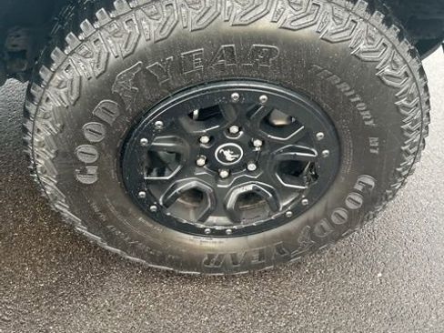 Used 2023 Ford Bronco Wildtrak image 10