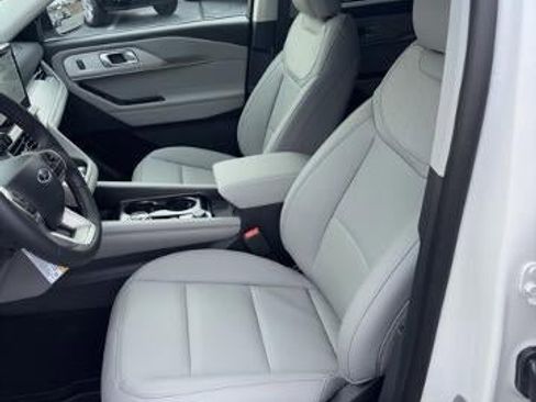 New 2026 Ford Explorer Active w/ Active Comfort Package image 17