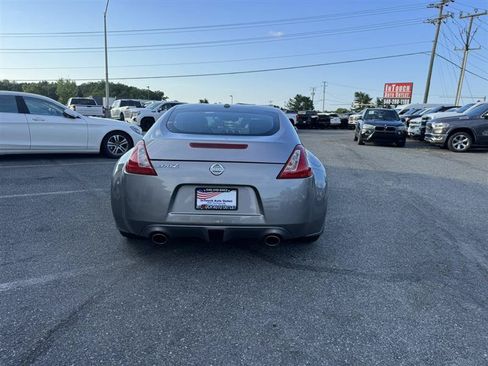 Used 2010 Nissan 370Z Touring RWD image 5