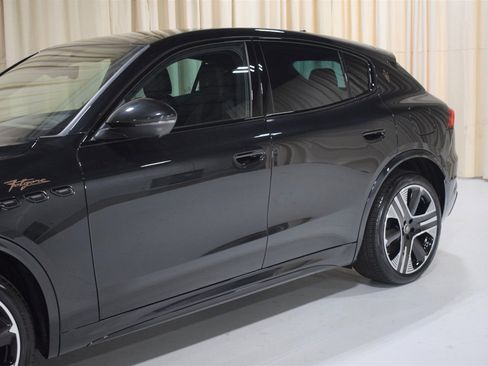 New 2025 Maserati Grecale Folgore image 2