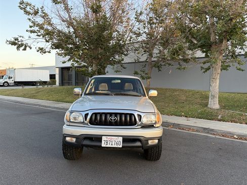 Used 2003 Toyota Tacoma PreRunner RWD image 3