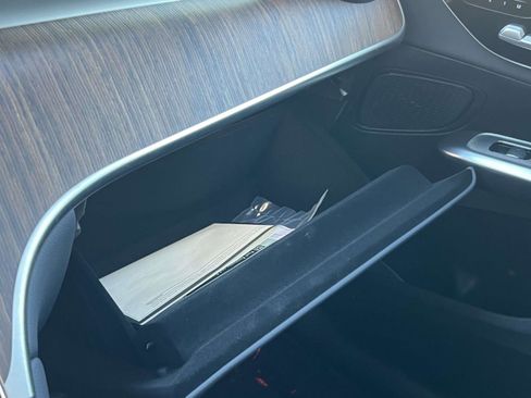 Used 2025 Mercedes-Benz GLC 350e GLC 350e image 10