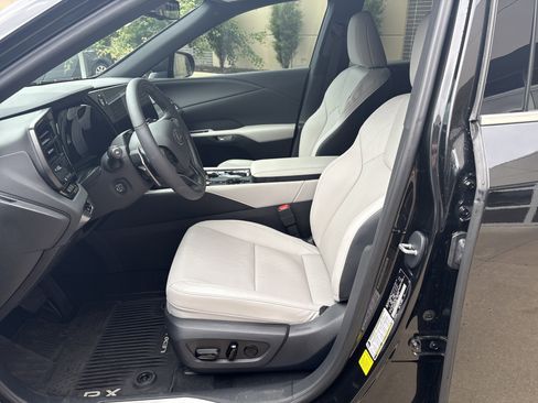 Used 2025 Lexus RX 350 w/ Convenience Package AWD/4WD image 18