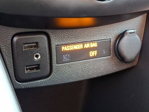 Used 2020 Chevrolet Trax LT w/ LT Convenience Package FWD image 23