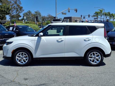 Certified 2024 Kia Soul LX w/ Option Group 015 FWD image 2