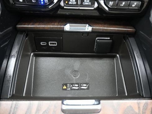 Used 2023 GMC Yukon XL Denali AWD/4WD image 29