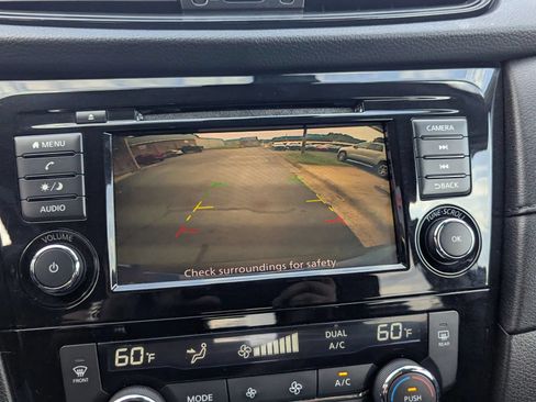 Used 2019 Nissan Rogue SV FWD image 25