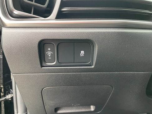 Used 2025 Kia Sorento S image 14