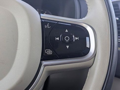 Used 2021 Volvo XC90 T5 Momentum w/ Climate Package FWD image 16