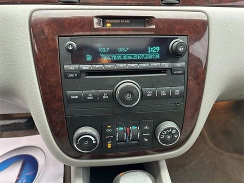 Used 2008 Chevrolet Impala LTZ image 12