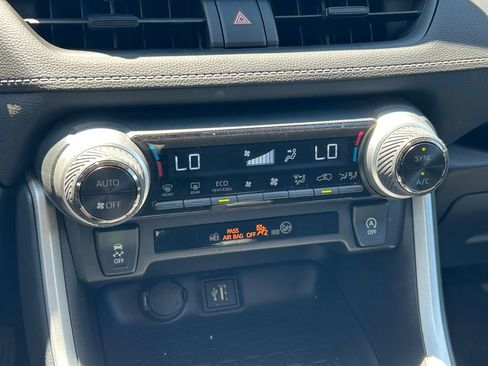 Used 2025 Toyota RAV4 XLE image 28