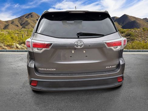 Used 2016 Toyota Highlander XLE AWD/4WD image 5
