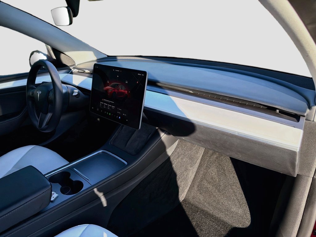 Used 2023 Tesla Model Y Performance AWD/4WD image 34