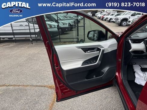 Used 2019 Toyota RAV4 XLE image 19