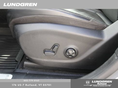 Used 2021 Jeep Cherokee Limited w/ Mopar Interior Package AWD/4WD image 18