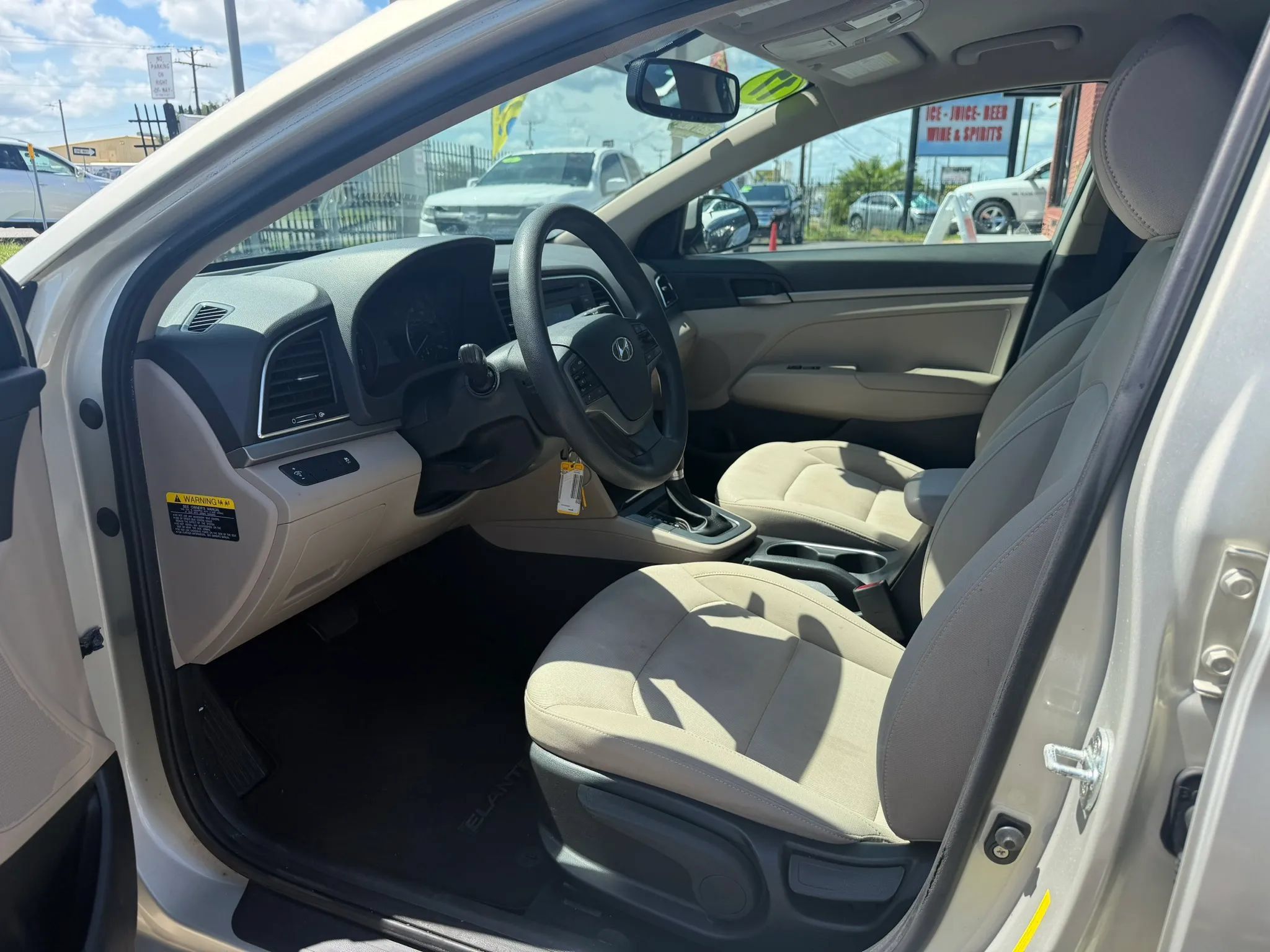 Used 2017 Hyundai Elantra SE FWD image 8