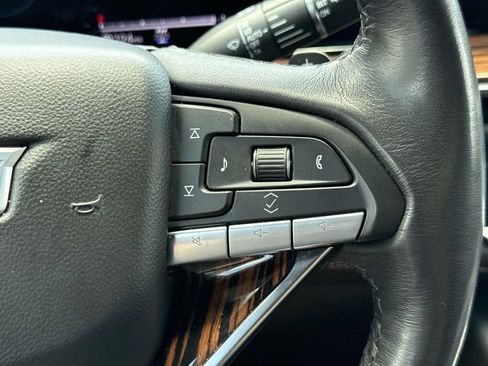 Used 2024 Cadillac Escalade ESV Premium Luxury AWD/4WD image 37