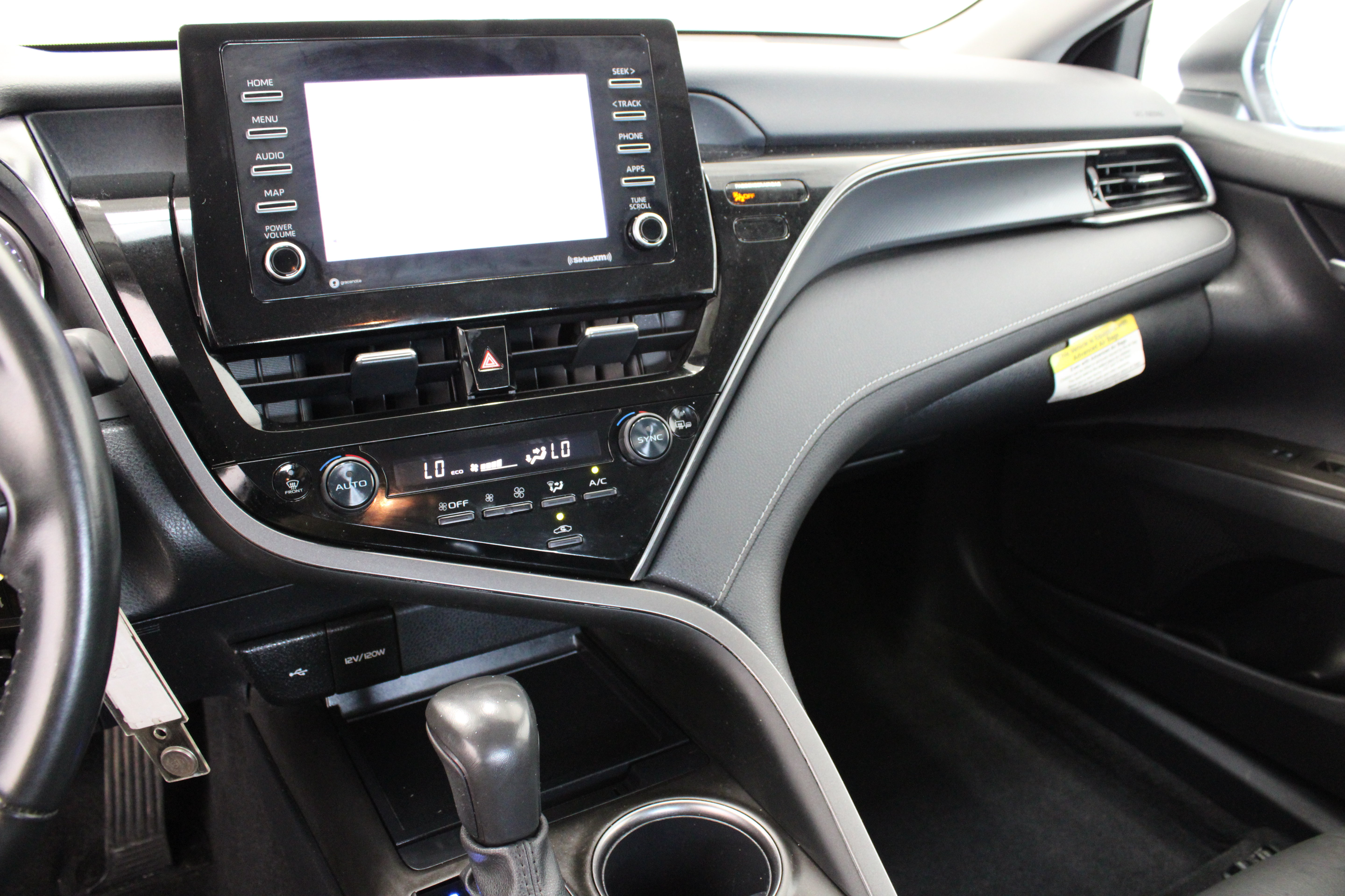 Used 2023 Toyota Camry SE FWD image 16