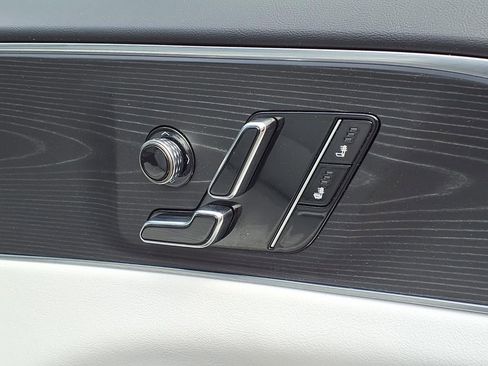 Used 2024 Cadillac Lyriq Luxury w/ LPO, Floor Liner Package AWD/4WD image 13