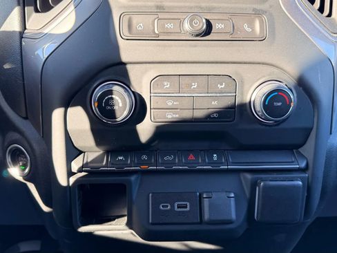 Used 2023 Chevrolet Silverado 1500 Custom image 23