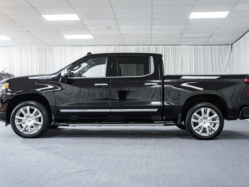 Used 2023 Chevrolet Silverado 1500 High Country w/ High Country Premium Package image 5